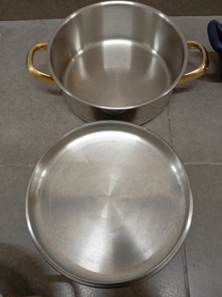 Juego de Ollas Metálicas con Tapas de Vidrio