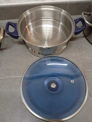 Juego de Ollas Metálicas con Tapas de Vidrio