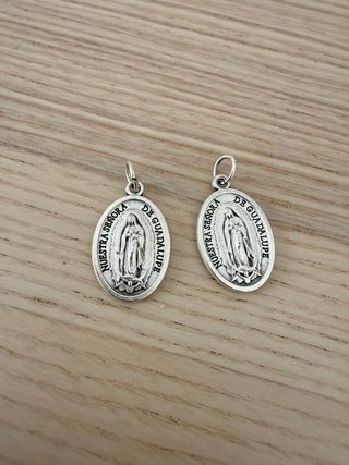 Medalla Virgen de Guadalupe y San Juan Diego