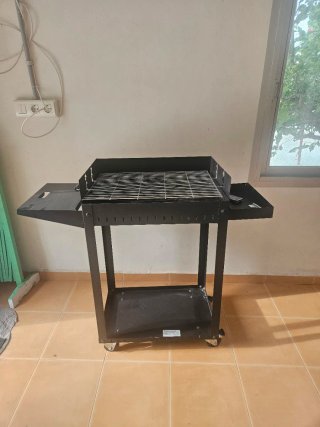 Barbacoa de carbón portátil negra