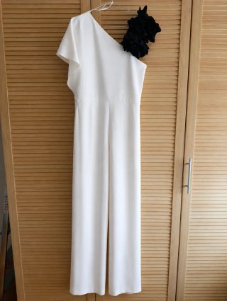 Mono largo blanco elegante