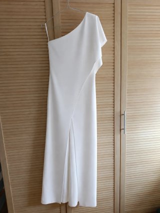 Mono largo blanco elegante