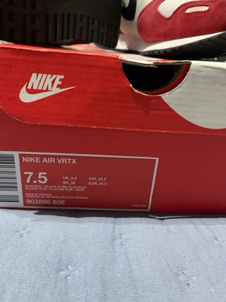 Zapatillas Nike Vortex Rojas y Blancas