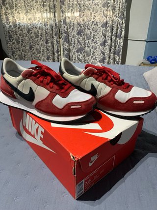 Zapatillas Nike Vortex Rojas y Blancas