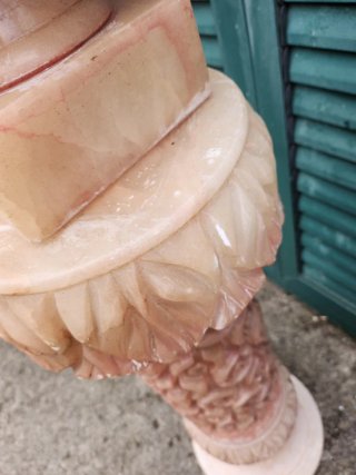 Lámpara de pie de alabastro rosa