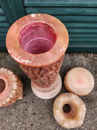 Lámpara de pie de alabastro rosa