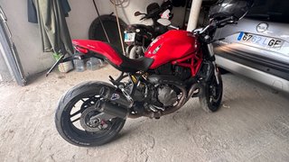 Ducati Monster 821 Roja