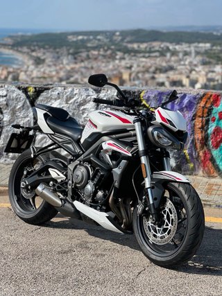 Triumph street triple 660 a2