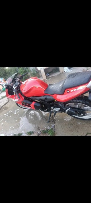 Yamaha TZR 50 Roja y Blanca