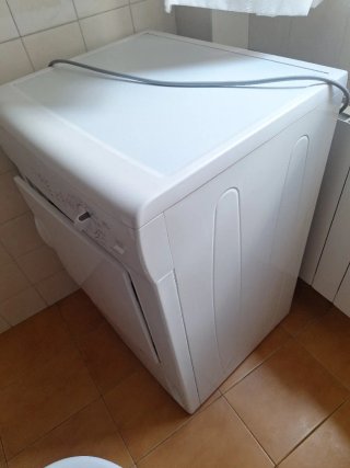 Secadora de ropa Ansonic blanca