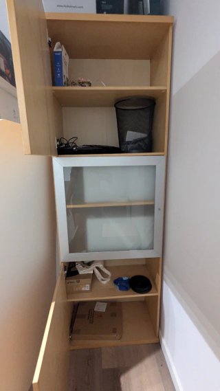 Mueble vitrina madera y cristal