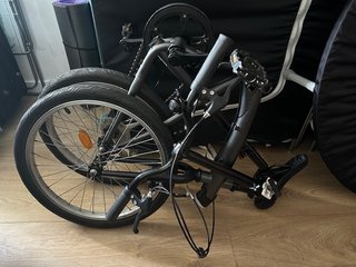 Bici plegable Btwin negra