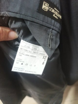Traje Corneliani Gris Talla 52.Lana Virgen