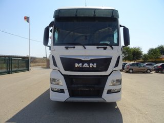 MAN TGX 28 560-CAMIONES LONAS / TAUTLINER