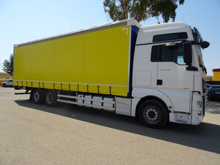 MAN TGX 28 560-CAMIONES LONAS / TAUTLINER