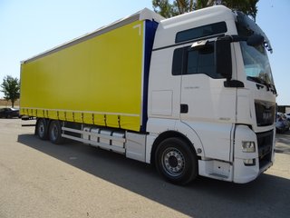 MAN TGX 28 560-CAMIONES LONAS / TAUTLINER