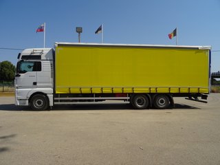 MAN TGX 28 560-CAMIONES LONAS / TAUTLINER