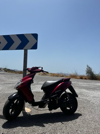 Yamaha Jog RR Scooter Rojo/Negro