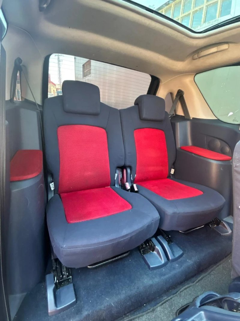Peugeot 1007 2005 - foto 1