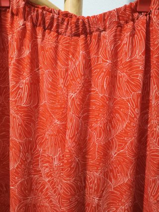 Pantalón naranja estampado