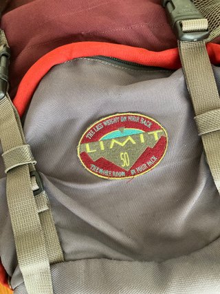 Mochila Ferrino 50 Limit Roja y Burdeos Vintage