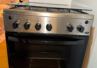Cocina de gas Zanussi con horno