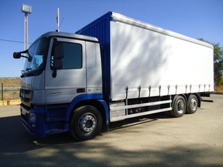 Mercedes ACTROS 25 44-CAMIONES LONAS / TAUTLINER