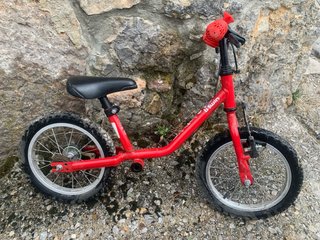 Bicicleta sin pedales Btwin roja