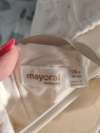 Vestido de bautizo blanco con topos