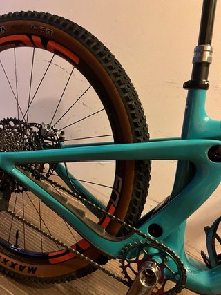Cuadro Yeti SB115