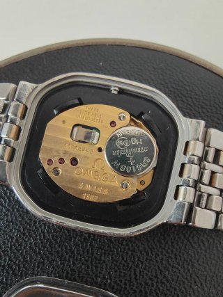 Omega De Ville Bicolor chapado en oro con estuche