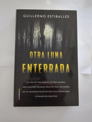 Otra luna enterrada