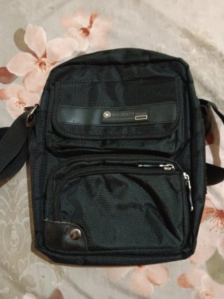 Bolso bandolera negro hombre
