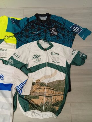 Maillots de ciclismo varios. 5€/uds