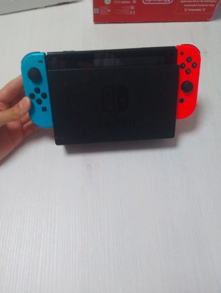 Nintendo Switch + 2 Juegos