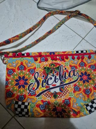 Borsello Sicilia Multicolor con Pomponcini Rossi