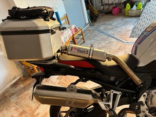 BMW F750GS Adventure con cúpula alta defensas latl