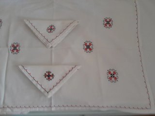 Mantel bordado a mano 1978