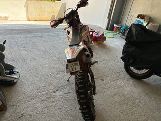 Beta Moto Enduro/Motocross Roja y Blanca