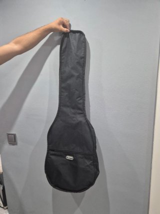 Guitarra Eléctrica Negra + Amplificador Fender