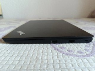 Lenovo Thinkpad E14 Intel Core i5 (golpe esquina)