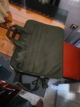 Maletín portátil verde
