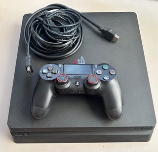 PS4 Slim 1TB Negra + Mando