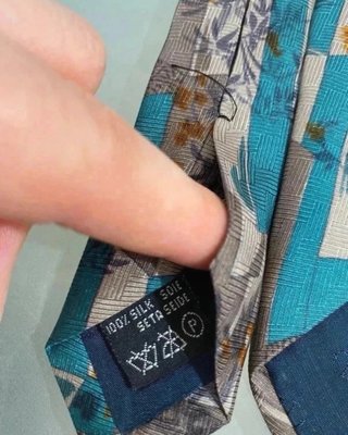 Corbata rayas/palmeras vintage seda de Valentino
