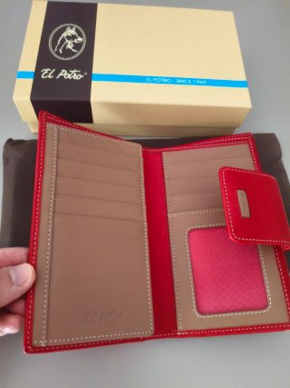 Cartera de piel roja, El Potro