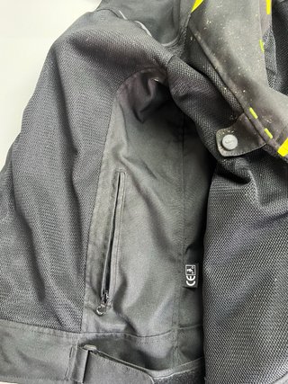 Chaqueta de moto LEM negra con detalles amarillos