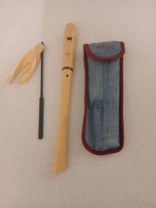 Flauta dulce Moeck con funda y accesorio
