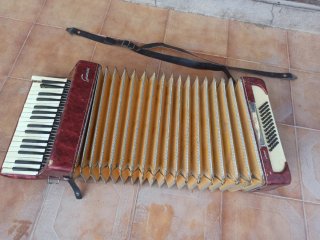 Acordeón Guerrini Superluxe Rojo