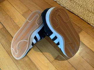 Adidas Campus 38 negras cordones blancos