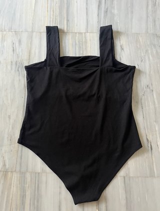 Body negro de tirantes anchos H&M